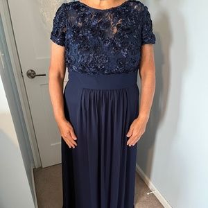 Oleg Cassini Dress/size 16/worn once/dry cleaned